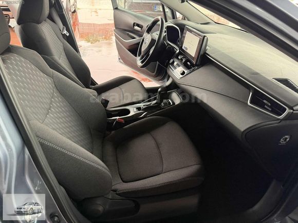 2023 COROLLA 1,5 DREAM MULTIDIRIVE S 125 HP 10 İLERİ 32,000KM