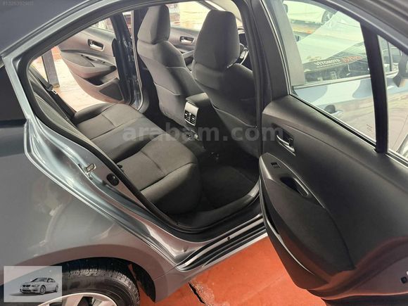 2023 COROLLA 1,5 DREAM MULTIDIRIVE S 125 HP 10 İLERİ 32,000KM