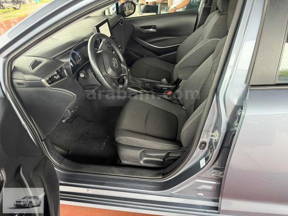 2023 COROLLA 1,5 DREAM MULTIDIRIVE S 125 HP 10 İLERİ 32,000KM