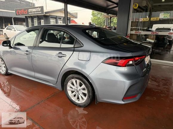 2023 COROLLA 1,5 DREAM MULTIDIRIVE S 125 HP 10 İLERİ 32,000KM