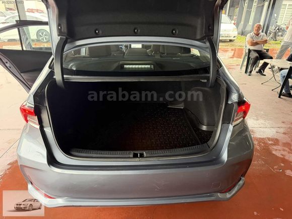 2023 COROLLA 1,5 DREAM MULTIDIRIVE S 125 HP 10 İLERİ 32,000KM
