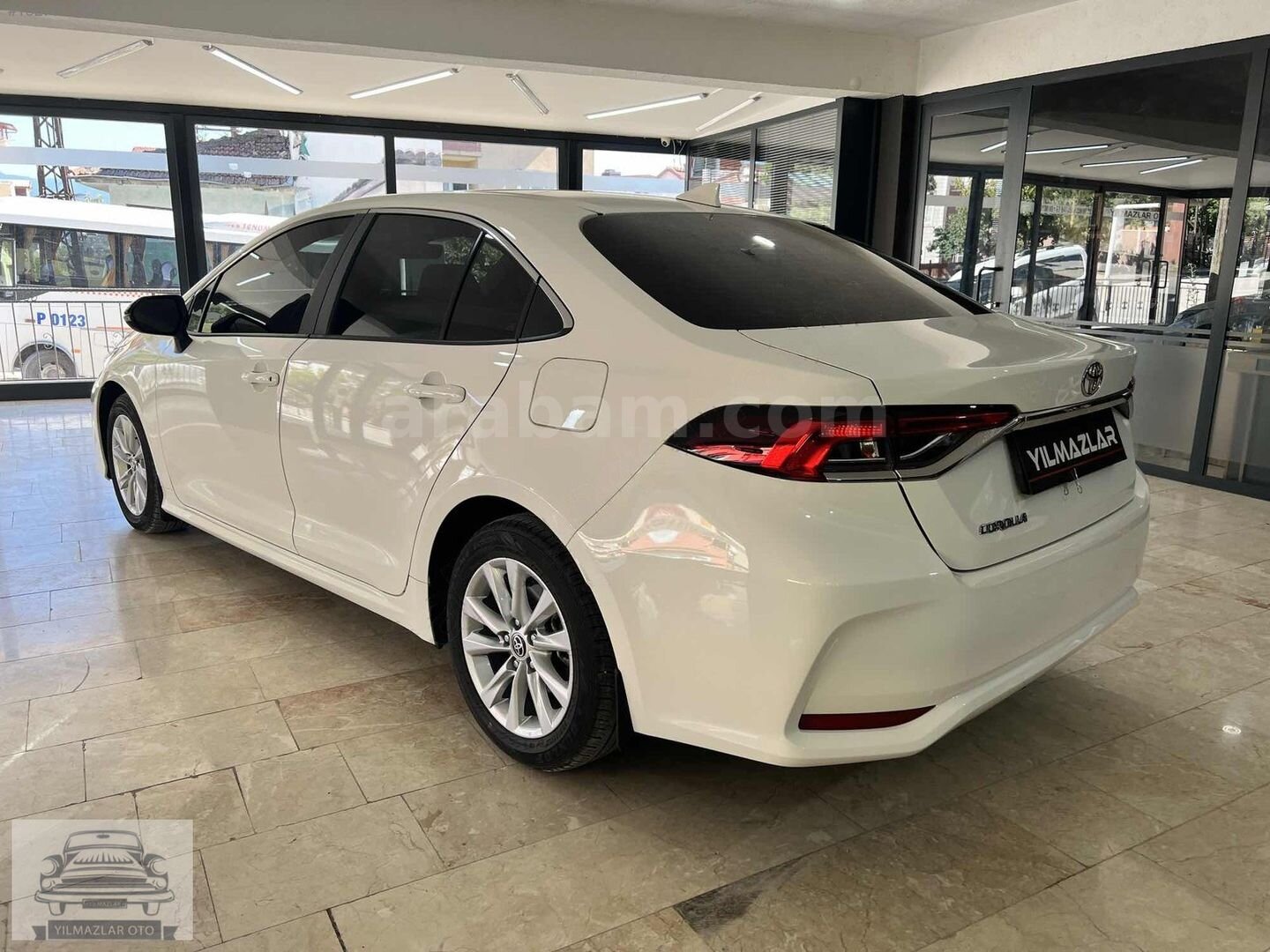 Galeriden Toyota Corolla 1.5 Dream 2025 Model Kocaeli 10.500 km Beyaz 4
