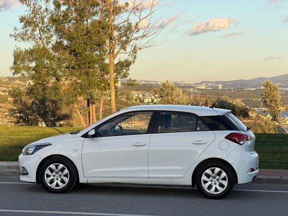 74 binde Hyundai i20 1.2 MPI Jump 2017 Model 