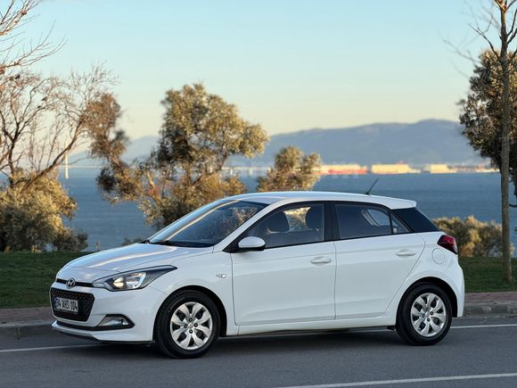 74 binde Hyundai i20 1.2 MPI Jump 2017 Model 