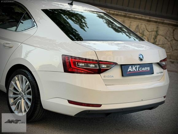 2016 MODEL 1.6 TDİ CAM TAVAN 4KOLTUK ISITMA SUPERB