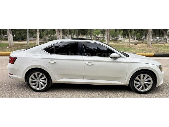 PREMİUM'DAN PRESTİGE SKODA SUPERB DÜŞÜK KM 193 BİN