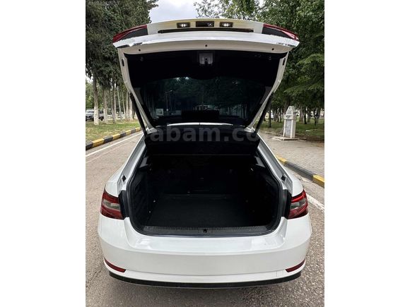 PREMİUM'DAN PRESTİGE SKODA SUPERB DÜŞÜK KM 193 BİN