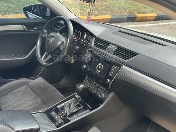PREMİUM'DAN PRESTİGE SKODA SUPERB DÜŞÜK KM 193 BİN