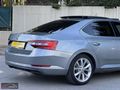 SUPERB CAM TAVAN LANSMAN RENK 169 BİN KM