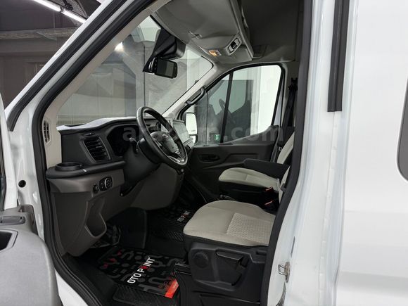 otomobil Ford Transit 2.0 EcoBlue 440 E Deluxe UPG