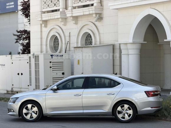 2017 SKODA SUPERB 1.6 TDI STYLE DEĞİŞENSİZ 155 BİN KİLOMETREDE