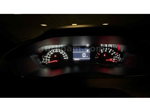 Sahibinden Peugeot 2008 1.5 BlueHDI Active 2022 Model 