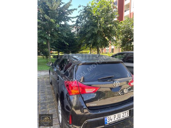TOYOTA AURIS 1.4-D4