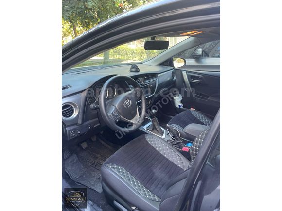 TOYOTA AURIS 1.4-D4
