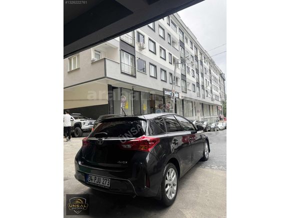 TOYOTA AURIS 1.4-D4