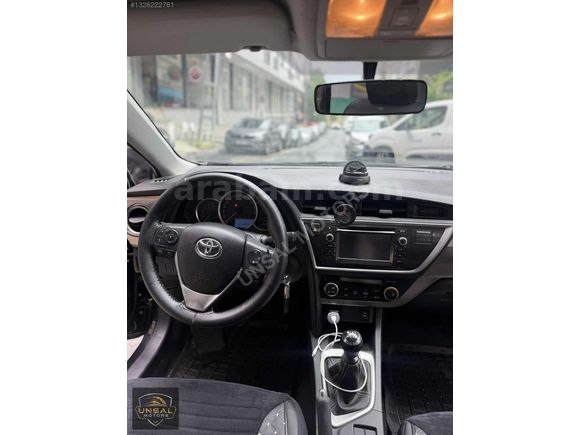 TOYOTA AURIS 1.4-D4