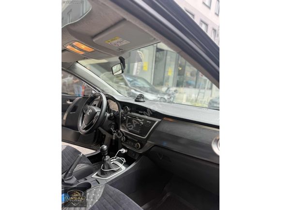 TOYOTA AURIS 1.4-D4
