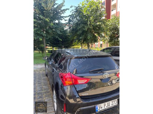TOYOTA AURIS 1.4-D4
