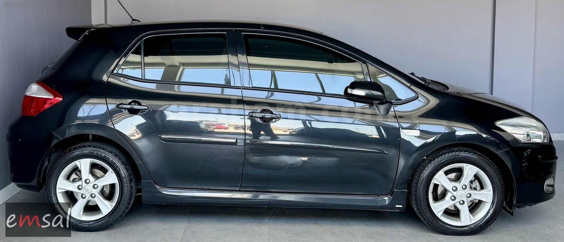 'EMSAL'den 2011 Toyota Auris 1.4 D-4D İçi Bej Boyasız Değişensiz 4