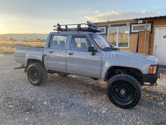 Sahibinden Toyota Hilux 2.4 D 1987 Model 