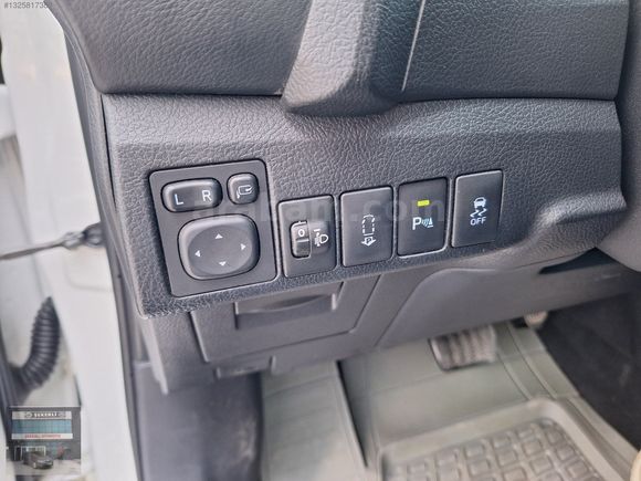 2013 AURİS 1.4 D4D DIESEL OTM CAM TAVAN PREMIUM KOLTK IST