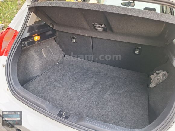 2013 AURİS 1.4 D4D DIESEL OTM CAM TAVAN PREMIUM KOLTK IST