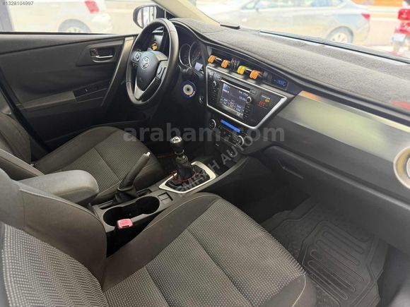 EMRAH AUTO'DAN 2013 MODEL TOYOTA AURİS 1.4 D-4D ADVANCE SKYPACK