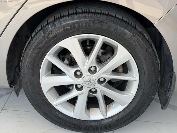 EMRAH AUTO'DAN 2013 MODEL TOYOTA AURİS 1.4 D-4D ADVANCE SKYPACK