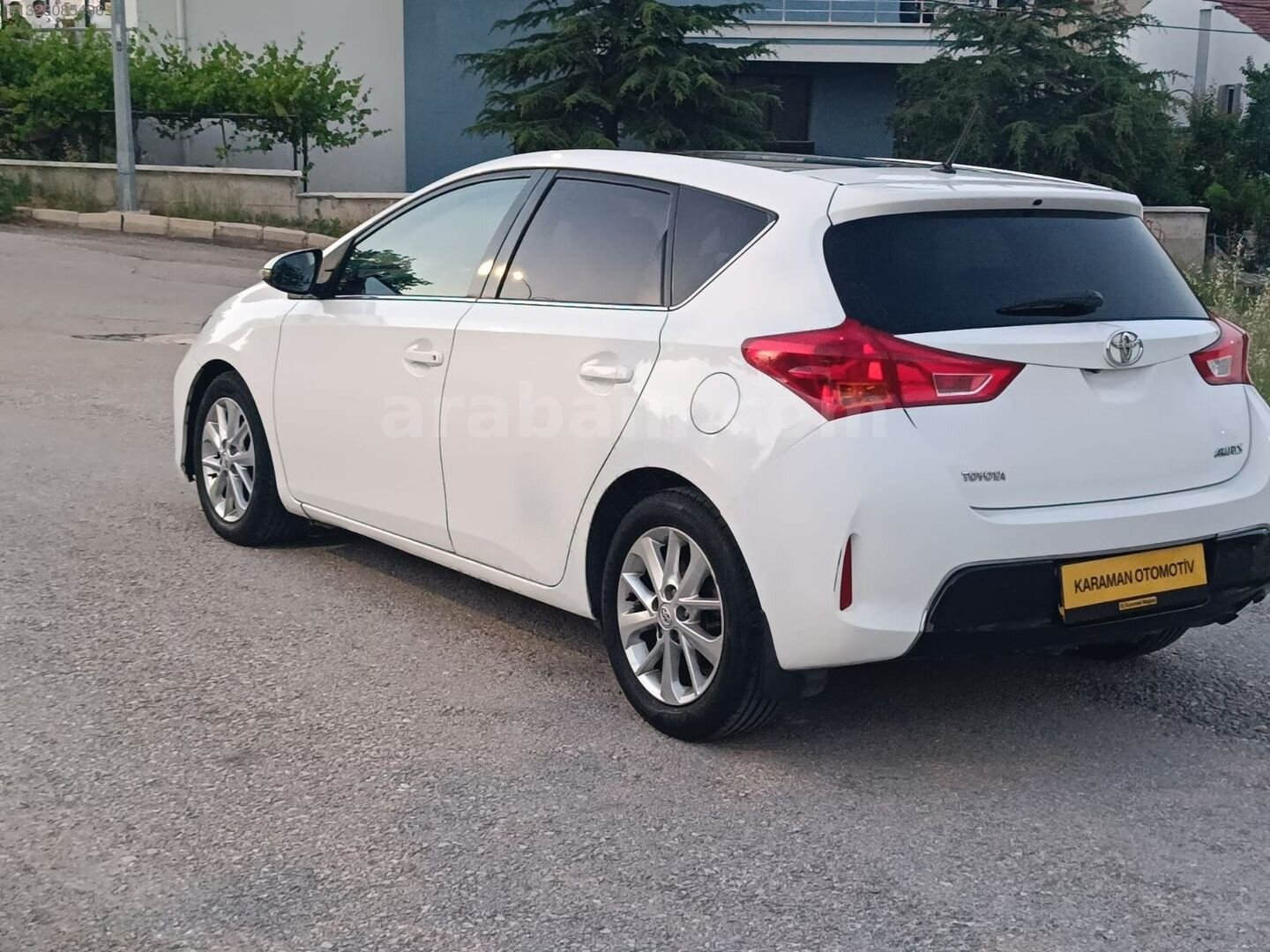 Galeriden Toyota Auris 1.4 D-4D Advance Skypack 2013 Model Afyonkarahisar 193.000 km Beyaz 6