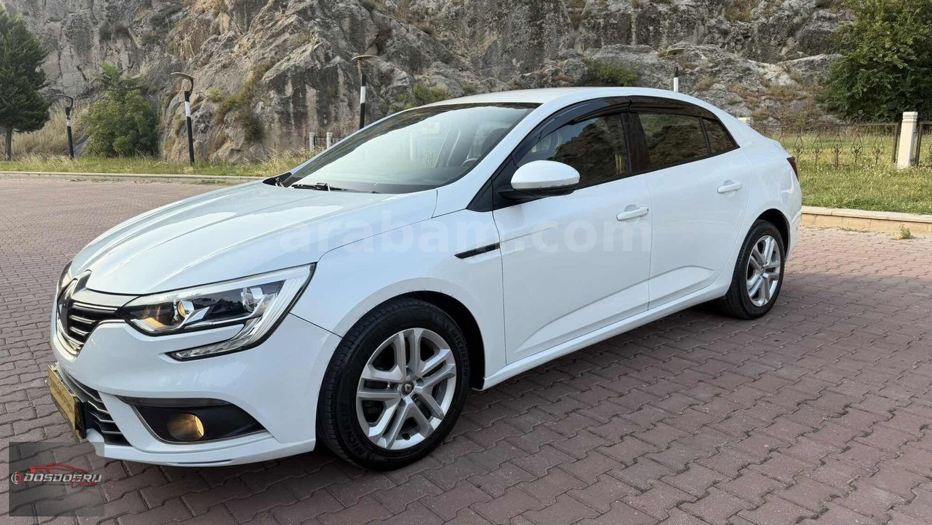 Galeriden Renault Megane 1.6 Joy 2017 Model Amasya 108.000 km Beyaz 1