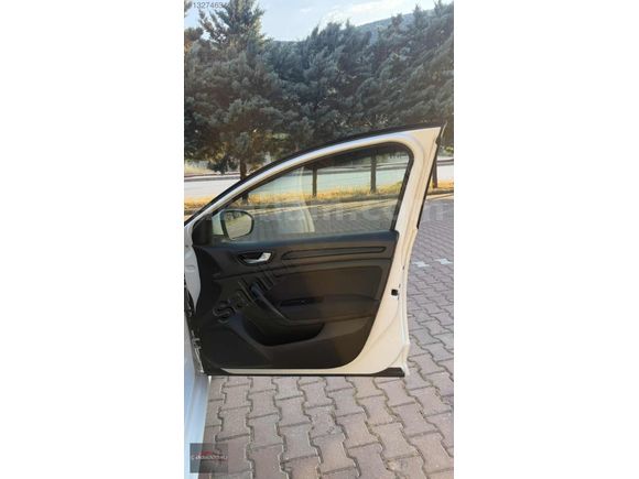 2017 MODEL HATASIZ BOYASIZ DEĞİŞENSİZ RENAULT MEGANE 4 DÜŞÜK KM.