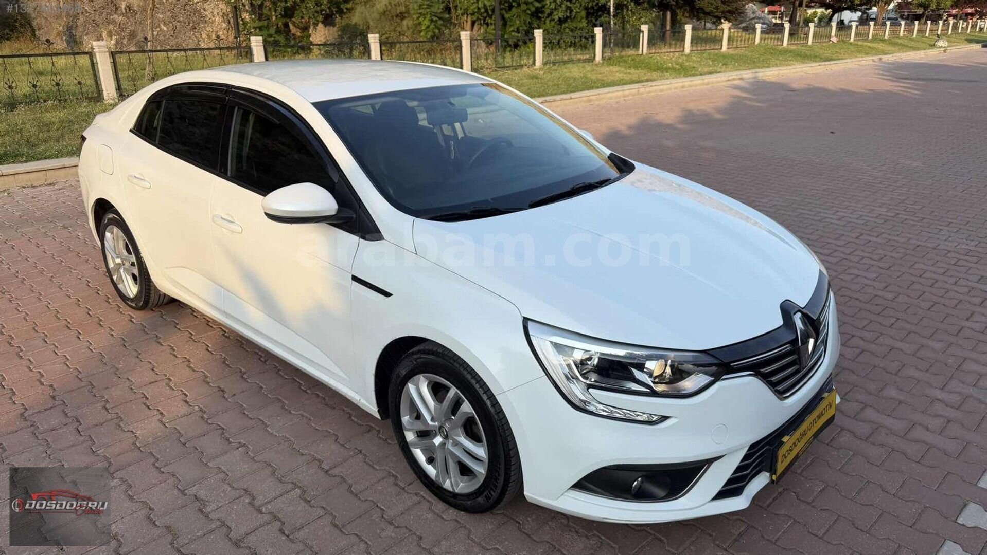 Galeriden Renault Megane 1.6 Joy 2017 Model Amasya 108.000 km Beyaz 3