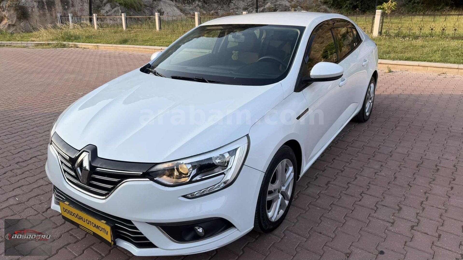 Galeriden Renault Megane 1.6 Joy 2017 Model Amasya 108.000 km Beyaz 5