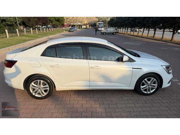 2017 MODEL HATASIZ BOYASIZ DEĞİŞENSİZ RENAULT MEGANE 4 DÜŞÜK KM.