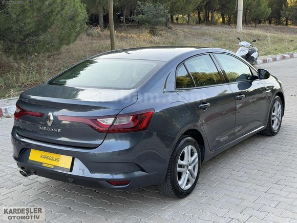 HATASIZ BOYASIZ HASAR KAYITSIZ 76 BIN KM CAM GİBİ