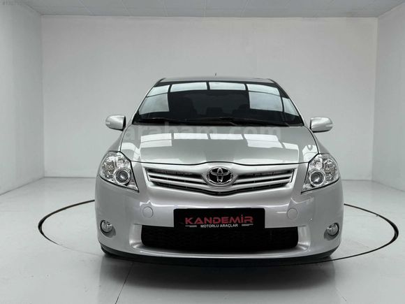 BİRİNCİ SINIF 2012 AURİS 132.000 KM MANUEL