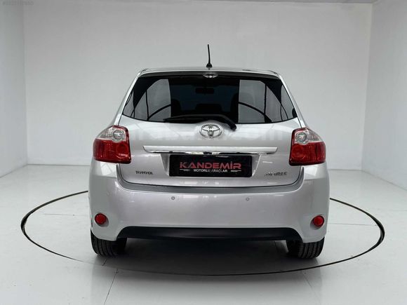 BİRİNCİ SINIF 2012 AURİS 132.000 KM MANUEL