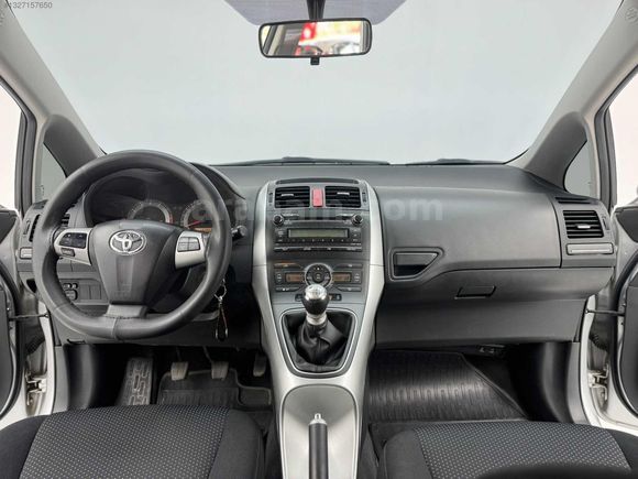 BİRİNCİ SINIF 2012 AURİS 132.000 KM MANUEL