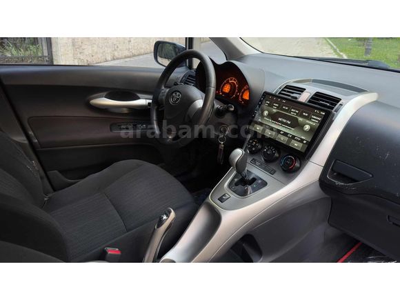 OTOMATİK VİTES AURIS PIRIL PIRIL