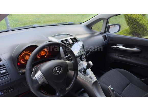 OTOMATİK VİTES AURIS PIRIL PIRIL