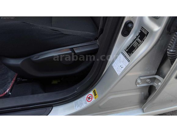OTOMATİK VİTES AURIS PIRIL PIRIL