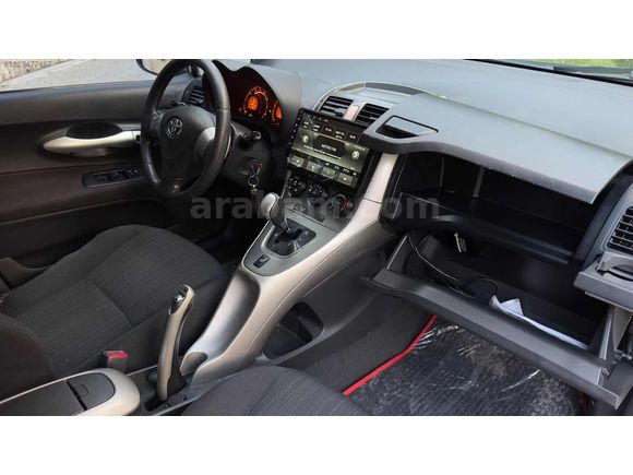 OTOMATİK VİTES AURIS PIRIL PIRIL