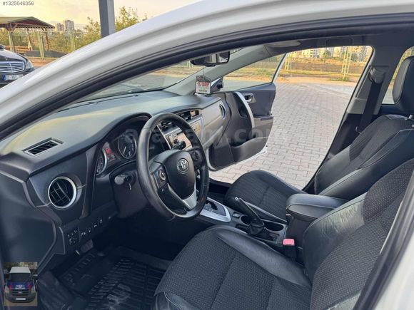 2013 AURİS 1.6 OTOMATİK PREMİUM