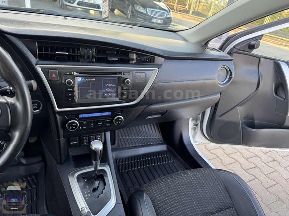 2013 AURİS 1.6 OTOMATİK PREMİUM