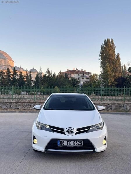 Galeriden Toyota Auris 1.6 Active Skypack 2013 Model Ankara 179.000 km Beyaz