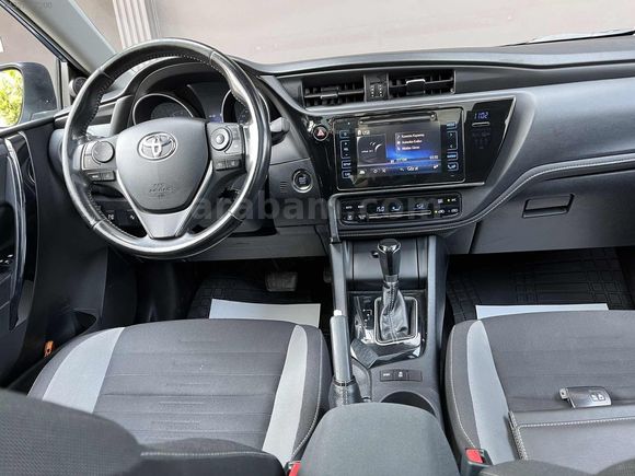 İLK TESCİL EMSALSİZ KM 85000 AURİS 2017 CAM TAVAN KATLANIR AYNA