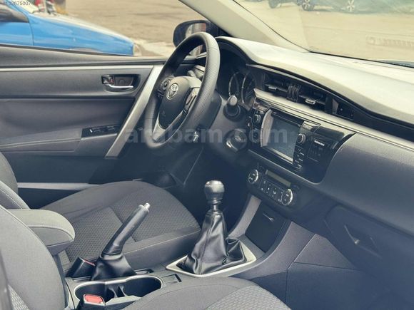 2015-TOYOTA-COROLLA-1.6 ADVENCE-EMSALSİZ-175'BİN KM