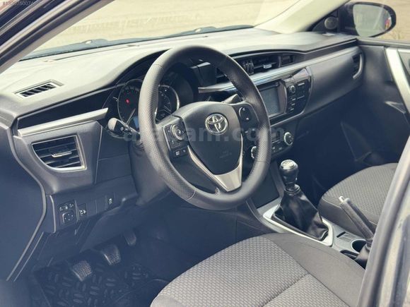 2015-TOYOTA-COROLLA-1.6 ADVENCE-EMSALSİZ-175'BİN KM