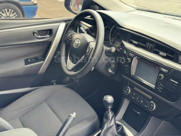 2015-TOYOTA-COROLLA-1.6 ADVENCE-EMSALSİZ-175'BİN KM