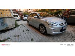 Sahibinden Hyundai Accent Blue 1.4 CVVT Mode 2012 Model  61.000 km Gri (Gümüş)